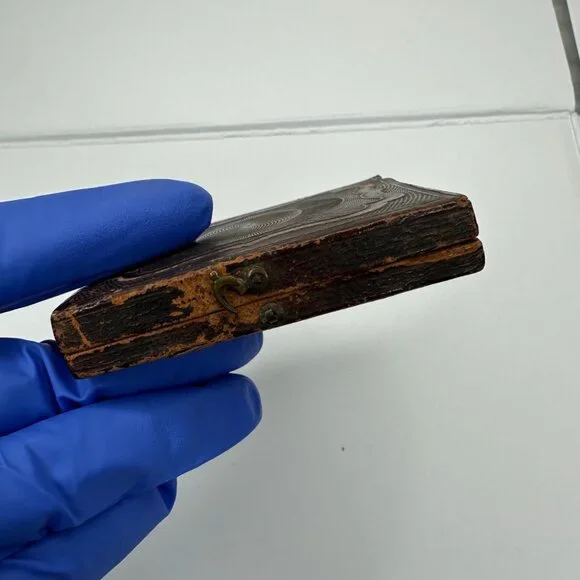 Antique Daguerreotype Photograph 1/9th Plate Victorian Woman Book Leather Case - Picture 8 of 14